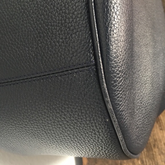 Navy blue COACH crossbody and matching wallet - Picture 5 of 14